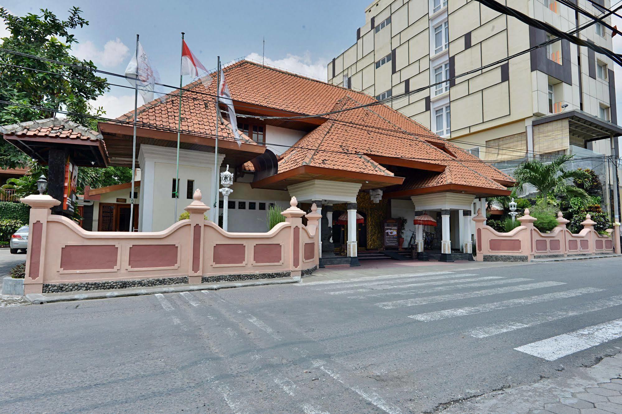 Zen Rooms Jogja Cendrawasih Pakualaman Exterior photo