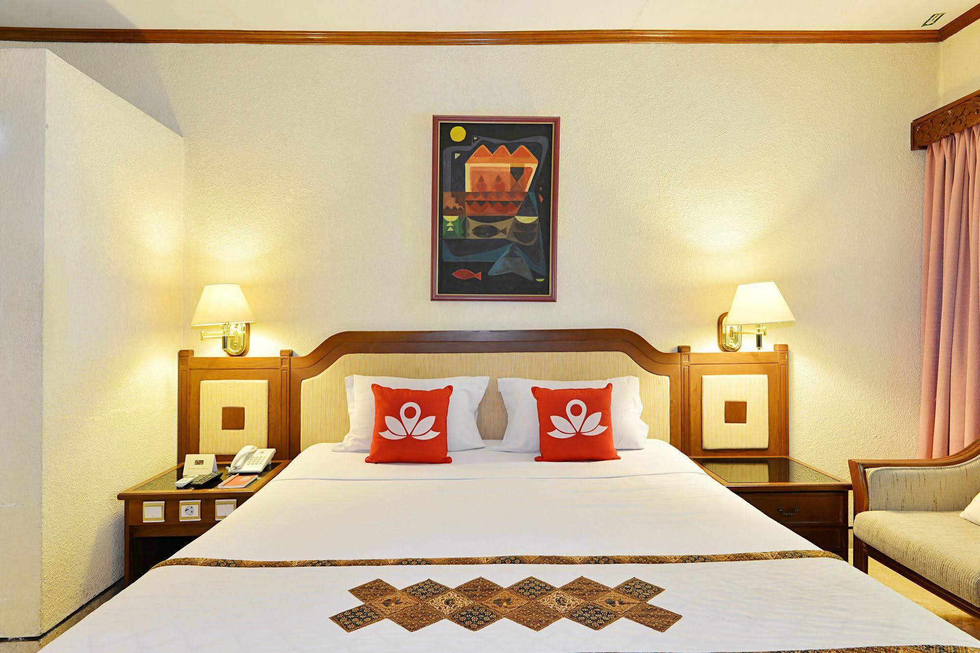 Zen Rooms Jogja Cendrawasih Pakualaman Exterior photo